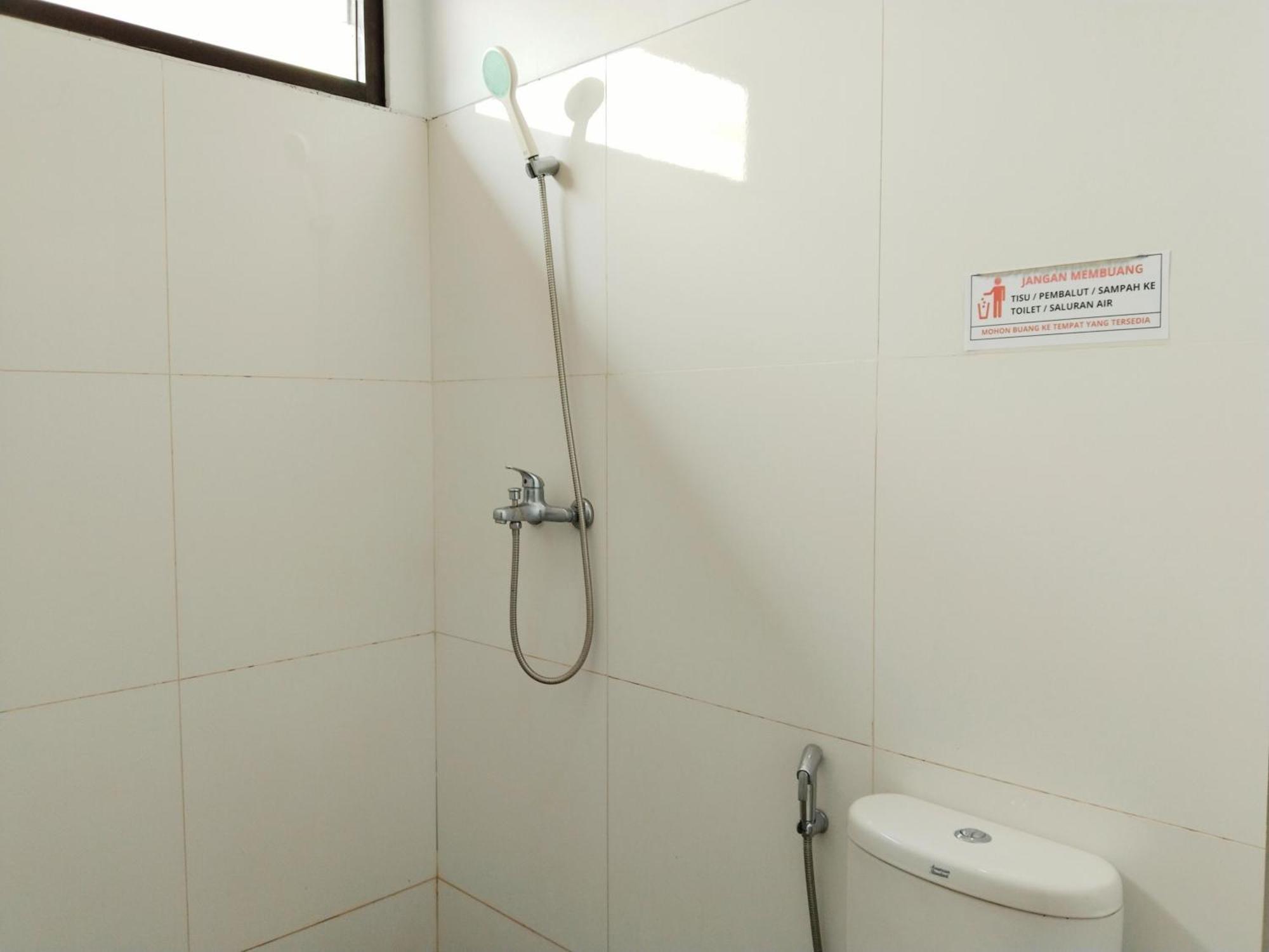 Hotel Dejati House Bekasi Exterior foto